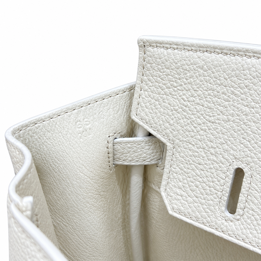 Hermès Kelly 25 Bag – Premium Leather, Gold Hardware, Top Handle & Shoulder Strap, 25cm