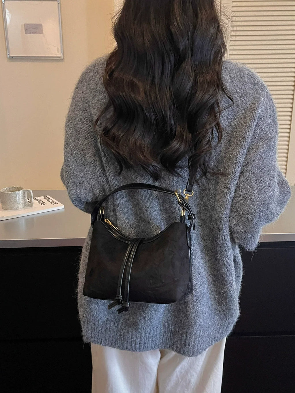 Vintage Brown Crinkle Leather Hobo – Drawstring